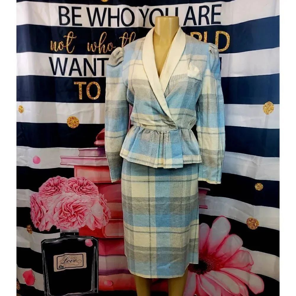 Vintage 2 piece skirt suit